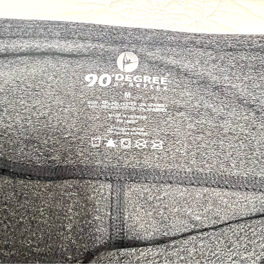 NWT 90 DEGREE BY REFLEX HI RISE GREY CAPRI LEGGINGS with MESH & RUBBER INSERTS - Picture 7 of 9